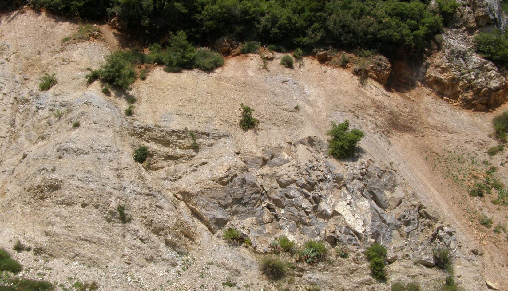 Τεκτονική ανάλυση της επαφής μεταξύ