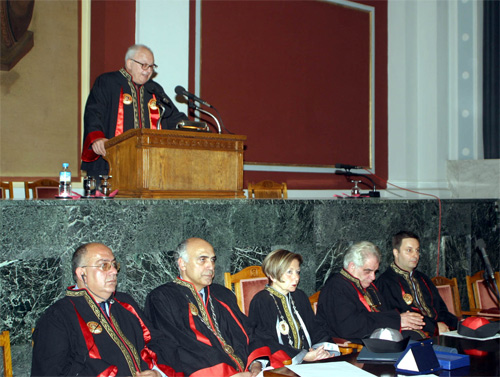 Επίτιμοι διδάκτορες Πρώτος επίτιμος διδάκτωρ του