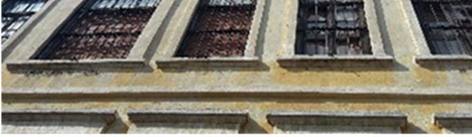 Τέλος, έχει καταρρεύσει και ένα μέρος τοιχοποιίας από
