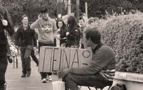 κουβέρτες και να κουβεντιάζουν ώρες μαζί. Γιατί είναι άνθρωποι. Όλοι μας είμαστε. Αυτή είναι η μοναδική εικόνα. Αλλά για να το καταλάβει κάποιος αυτό, πρέπει να έχει ζήσει και στις δυο όχθες.