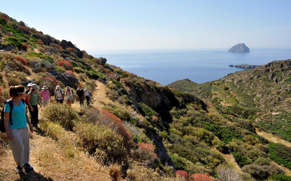 Το Hikers Friendly HOTELS δημιουργήθηκε διότι Η πεζοπορία είναι μία από τις ταχύτερα αναπτυσσόμενες μορφές τουρισμού Στην Ελλάδα, η πεζοπορία προσελκύει ολοένα και περισσότερους επισκέπτες εκτός της
