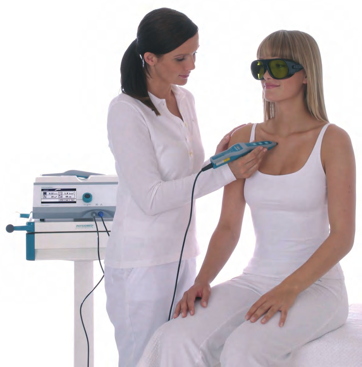 Laserterapie Laserterapia este folosită în diverse domenii de tratament.
