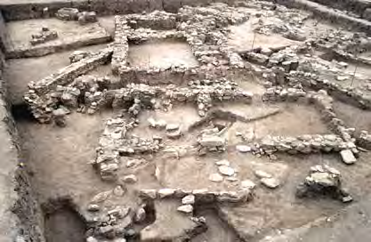 the excavations in this area revealed four rectangular houses dating to the Late Mycenaean period (LH IIIA-LHIIIC).