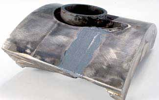Značilnosti Linija izdelkov kovinsko polnjene komponente, vsebuje izdelke z različno viskoznostjo. Obstajajo v tekoči obliki, kot kit in kot gnetljiv izdelek.