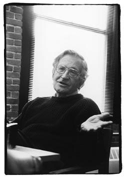 Noam Chomsky (1928-) Ο συμπεριφορισμός δεν μπορεί να εξηγήσει την ανάπτυξη της γλώσσας Ταχεία ανάπτυξη των γλωσσικών