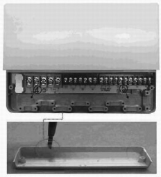 Senzor teploty vody cirkulačného čerpadla ( možnosť ) No:01 Vývod pre prepojenie display-a (trojžilový kábel) 230V Prívod siete 230V Ohrev Výstup pre elektrický ohrev vody H1 (max 16A) T on / T off