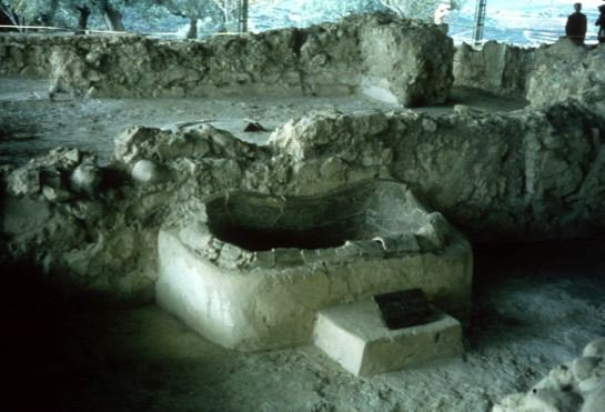 λασσινά άγρια εφαρμοσθεί "μέγαρο ίχ ζωγραφισμέν. σ άλλο, μέγαρο, βρίσκει μυθικά έ θέμα επίσμα βασίλισσας" ίδια ιχογραφίες είδος χωρισμένο ζώα, έ διάξ ελλάξ, σ ιδιαίτερου γρύπες διαρίσμα.