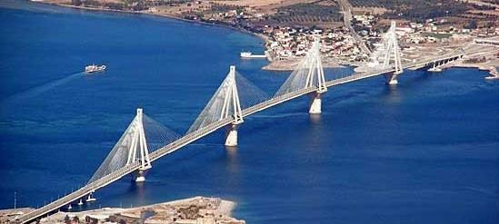3.6 Παράδειγμα: Ζεύξη Ρίου - Αντιρρίου Η Γέφυρα Ρίου Αντιρρίου είναι από τα σπουδαιότερα έργα μεταφορών στην Ελλάδα και αποτελεί την μεγαλύτερη καλωδιακή γέφυρα στον κόσμο.