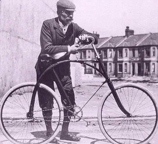 Η επιστροφή σε μικρότερου μεγέθους τροχούς βελτίωσε σημαντικά την άνεση με την οποία κανείς θα μπορούσε πλέον να κάνει ποδήλατο.