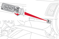Bezpečnosť Airbag spolujazdca OFF Oboznámte sa s odporúčaniami uvedenými na štítku umiestnenom z každej strany