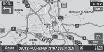 03 NAVIGÁCIA - NAVÁDZANIE DOPRAVNÉ SPRAVODAJSTVO Počas navigácie vám systém v reálnom čase udáva informácie, vzťahujúce sa na dopravnú situáciu.