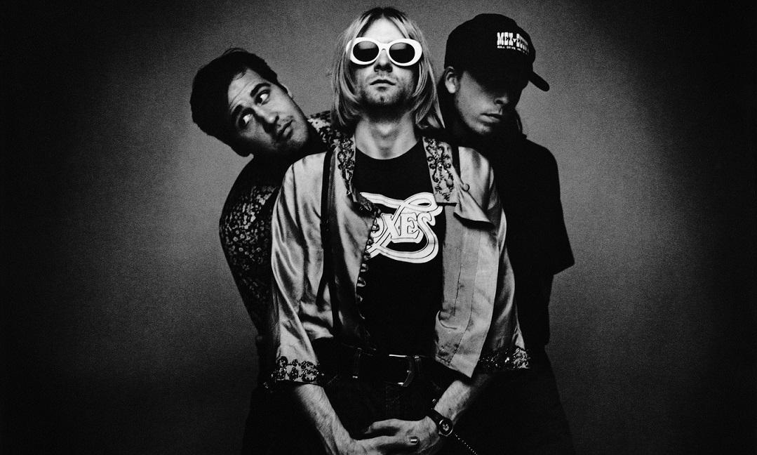Οι Nirvana ήταν ένα αμερικανικό ροκ συγκρότημα που διαμορφώθηκε το 1987 από τον τραγουδιστή/κιθαρίστα Kurt Cobain, τον μπασίστα Krist Novoselic και τον ντράμερ Dave GrohlΘεωρούνται ένα από τα