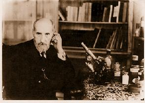Ιστορικά στοιχεία Santiago Ramon y Cajal (1852-1934) Ισπανός ιστολόγος, παθολογοανατόμος, και πρωτοπόρος νευροεπιστήμονας.