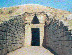 θεωρήθηκε ως τάφος του Αγαμέμνονα, ο «τάφος της Κλυταιμνήστρας» και άλλοι.