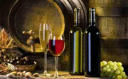 Στην κατηγορία των απλών Επιτραπέζιων κρασιών περιλαμβάνονται όλα τα υπόλοιπα κρασιά που κυκλοφορούν εμφιαλωμένα.
