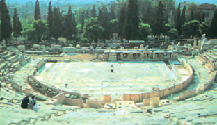 21-0131_DRAMAT_POIHSH_EYRIP_Layout 1 1/8/13 1:05 PM Page 6 E I Σ A Γ Ω Γ H Και το χειρότερο, λένε ότι δεν υπάρχουν θεοί, συνεχίζει απτόητος ο πατέρας.