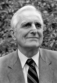 Douglas Engelbart Landmark system/demo: Hierarchical hypertext, multimedia, mouse, high-res display, windows, shared files, electronic messaging, CSCW, teleconferencing,.