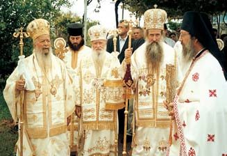 Χρυσοστόμου. Ελειτούργησε ὁ Σεβασμ. Μητροπολίτης μας κ. Κυπριανὸς μὲ τὸν Σεβασμ. Επίσκοπο Σύδνεϋ κ. Χρυσόστομο, τὸν Θεοφιλ. Επίσκοπο Μεθώνης κ.