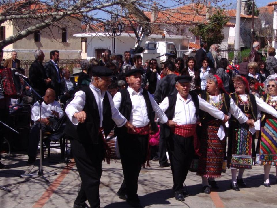 Χορεύεται στην περιοχή της Ορεστιάδας, σε ευθεία παράταξη με μέτωπο προς το κέντρο του κύκλου.