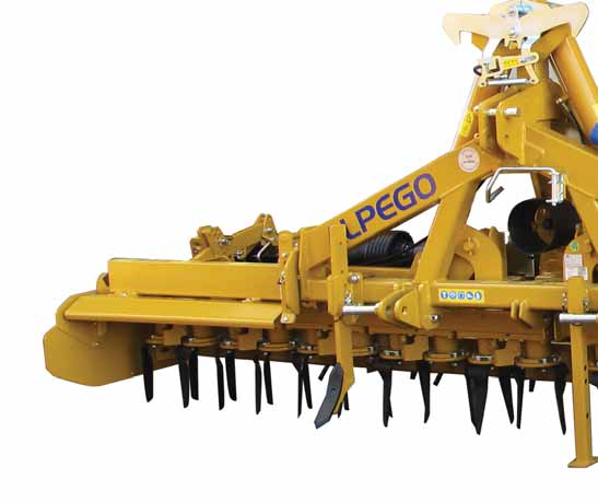 EIGENSCHAFTEN Tragrahmen mit hydraulisch betätigter Klappvorrichtung für eine geringere Transportbreite (max. 2.50 m.) Antrieb über 3-Einzelgetriebe mit zentr.
