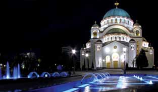 Αφού τελειώσουμε την περιήγηση μας στο υπέροχο αυτό φυσικό πάρκο κατευθυνόμαστε στο σημαντικότερο λιμάνι της Κροατίας την Ριέκα που αποπνέει Βενετσιάνικη αρχοντιά.