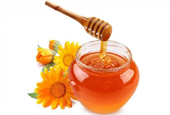 ΙΑΤΡΙΚΗ 4 Οι μελετητές και οι γιατροί της αρχαιότητας έδιναν πολύ μεγάλη σημασία στο μέλι και πίστευαν ότι η κατανάλωσή του συντείνει στην επιμήκυνση της ζωής.