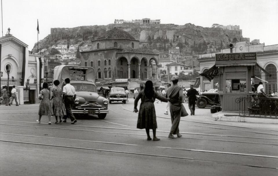 Μοναστηράκι, Αθήνα Robert Mc Cabe, 1954 Υλικό με μη προσδιορισμένη προέλευση.
