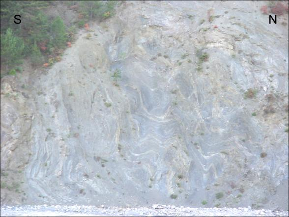 Pentalophos Formation lies conformably on top of Eptachori Fm., dipping also to NE (Brunn, 1956, Savoyat et al.