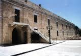 Δημόσια Βιβλιοθήκη Παλαιού Φρουρίου Πρόκειται για μια από τις αρχαιότερες δημόσιες βιβλιοθήκες στην Ελλάδα της οποίας η αρχή ανάγεται στα μέσα του 17ου αιώνα.