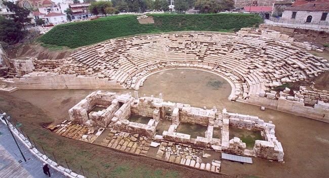 Το Α' Αρχαίο Θέατρο της Λάρισας βρίσκεται στο λόφο του Φρουρίου και