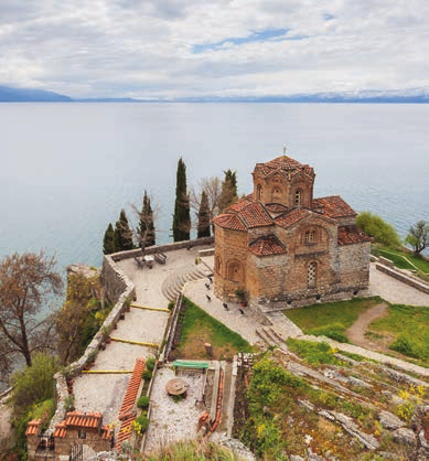 Θα διασχίσουμε μια όμορφη διαδρομή θα φτάσουμε στο Νεσέμπαρ που βρίσκεται στις Ακτές της Μαύρης Θάλασσας. Ελεύθερος χρόνος για να περπατήσουμε στα γραφικά στενά με τα παραδοσιακά Ελληνικά σπίτια.