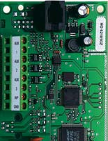 1800 MHz komunikátora 12 V js (z ústredne) Pokojový odber cca 35 ma (závisí od kvality GSM signálu) Maximálny odber (pri komunikácii) 1 A Počet tel.