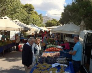 στους πάγκους τους μπορείς να