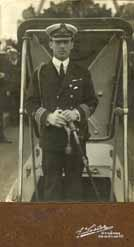 Φωτο E.Lester Athens.Διαστάσεις 23,5 χ 14,5 εκ.