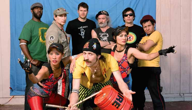 Gogol Bordello 17 DECEMBER GOGOL BORDello Ολυμπιακό Κέντρο Ξιφασκίας Ελληνικού, Αθήνα Olympic Fencing Centre, Elliniko, Athens Τρίτη εμφάνιση για τους Gogol Bordello ενώπιον του ελληνικού κοινού που