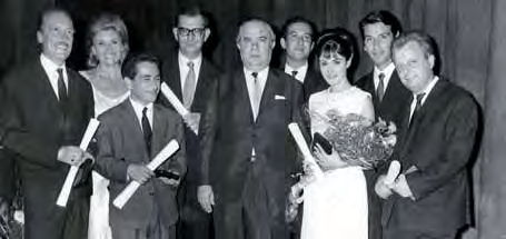 Φιλοξενεί εκπαιδευτικά προγράμματα που βοηθούν στην ανάπτυξη μιας νέας γενιάς θεατών και εξοικειώνει το νεαρό κοινό με την τέχνη και τις τεχνικές της παραγωγής μιας ταινίας.