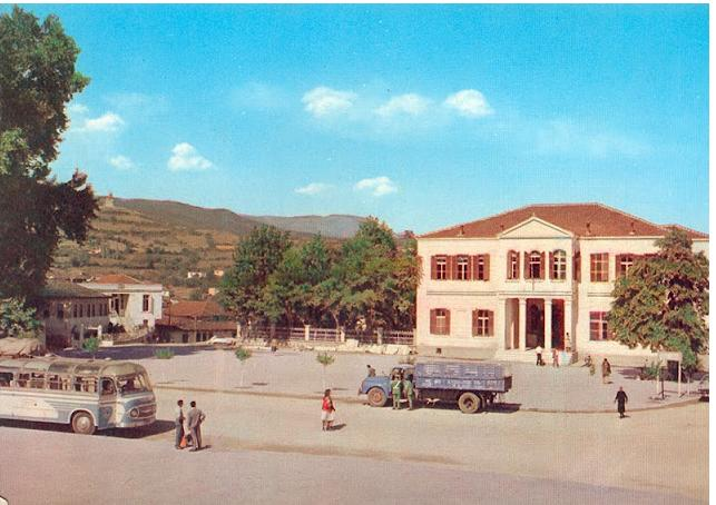 όπως και τα άλλα δημόσια κτίρια που κατασκευάστηκαν σε πόλεις της