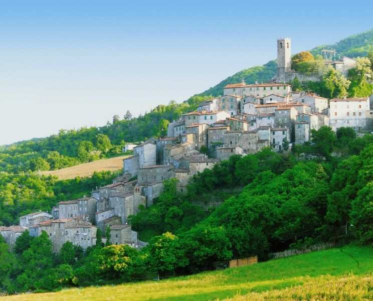 Castelnuovo Val di Cecina, Ιταλία οικισµός που
