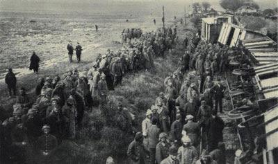 13 Τούρκοι πρόσφυγες και στρατιώτες σε