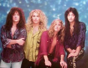 White lion White Lion είναι ένα δανικό / αμερικανικό ροκ συγκρότημα που σχηματίστηκε στην πόλη της Νέας Υόρκης το 1983 από τον δανικό τραγουδιστής Mike Tramp και αμερικανικές κιθαρίστα Vito Bratta.