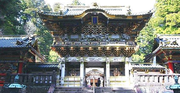 7η ΗΜΕΡΑ: ΤΟΚΙΟ (Ξενάγηση) Το 1603 το ψαροχώρι Έντο στις όχθες του ποταμού Σούμιντα-γκάουα αντικατέστησε το Κιότο ως πρωτεύουσα της χώρας και μέχρι το 18ο αι.