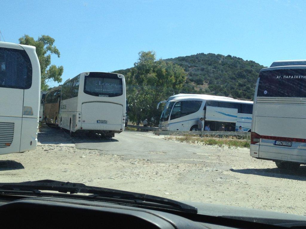 Ενημερώθηκα ακόμη ότι ένας χώρος χρησιμοποιούταν από μοτοσυκλετιστές σαν πίστα μότοκρος και αφού απομακρύνθηκαν με συστάσεις από τους αρμόδιους, ύστερα από λίγο καιρό παρατηρήθηκε το ίδιο περιστατικό