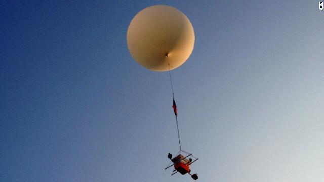 Εικόνα 26: Μπαλόνι ραδιοβόλισης με δέκτη μετά την εκτόξευση Εικόνα 27: