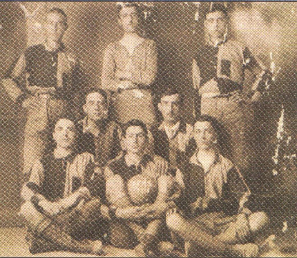 τ20 Η ποδοσφαιρική ομάδα του Άρη το 1918 (https://el.wikipedia.