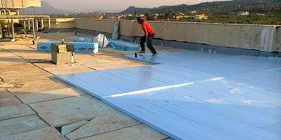 3.2 Οροφή Η οροφή και η στέγη, που παρουσιάζουν μεγάλες θερμικές απώλειες, μια και είναι τα μέρη εκείνα του κτιρίου που δέχονται άμεσα όλες τις επιδράσεις των καιρικών συνθηκών.