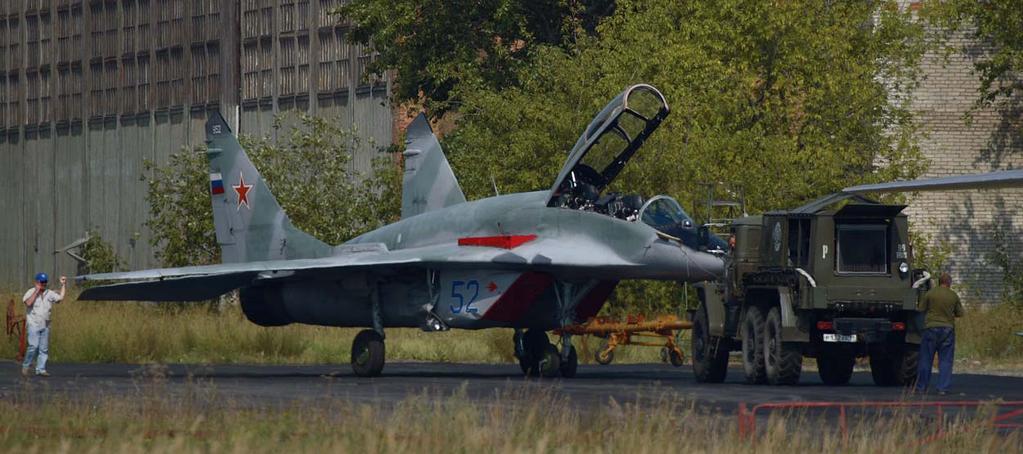 18 19 18. Su-33 Flanker D. Η ναυτική έκδοση του Su-27 19.