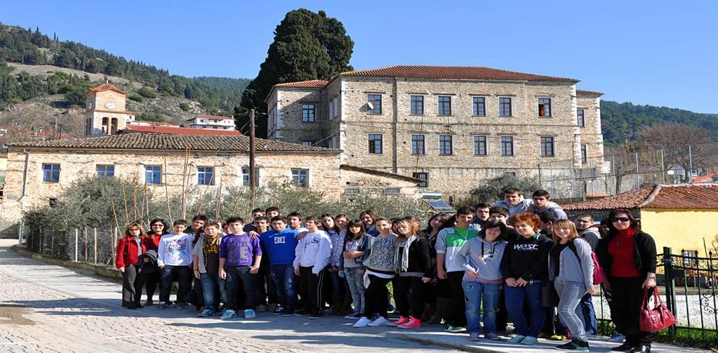 «Παραδοσιακή αρχιτεκτονική» (Μονοήμερο και διήμερο) Στόχοι του προγράμματος Η διαμόρφωση φιλοπεριβαλλοντικών στάσεων Η αναγνώριση των μορφών της παραδοσιακής αρχιτεκτονικής