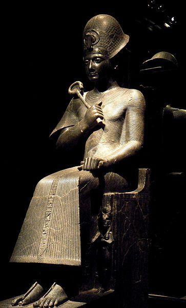 Καθιστό άγαλμα του Ραμσή