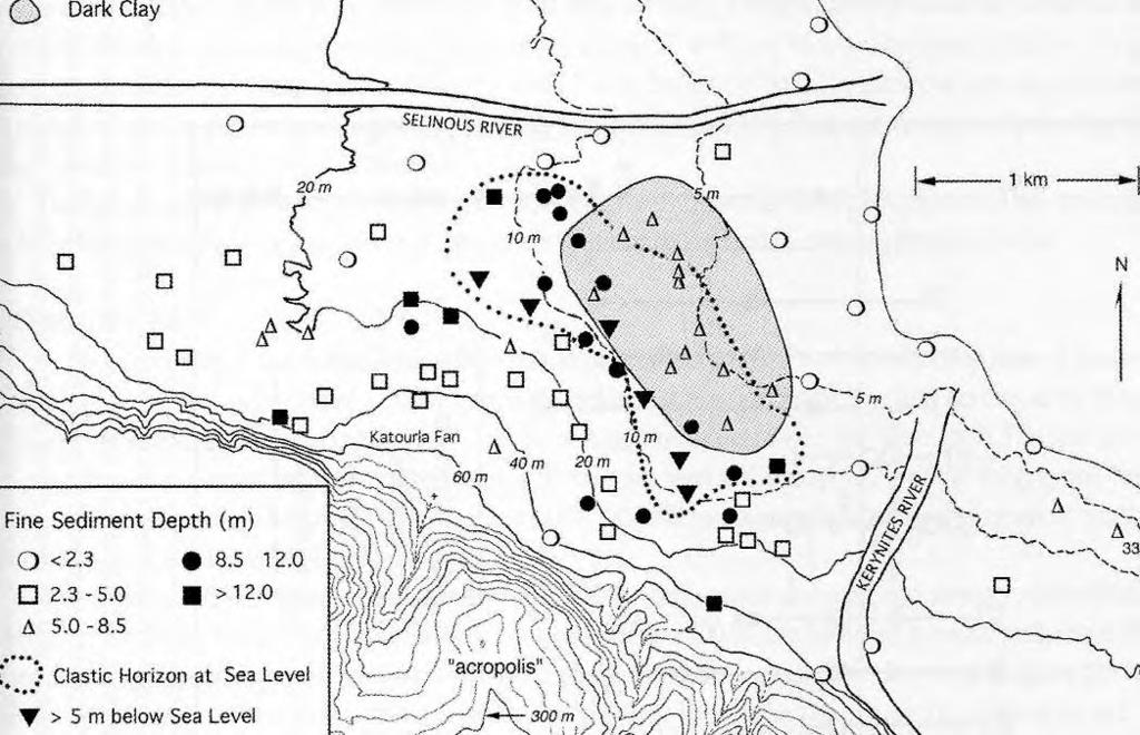 Εικόνα 16: Στην άνω εικόνα χάρτης της δελταϊκής πεδιάδας των ποταμών Σελινούντα και Κερυνίτη με τις θέσεις των γεωτρήσεων που διανοίχτηκαν από το Ερευνητικό Πρόγραμμα Αρχαίας
