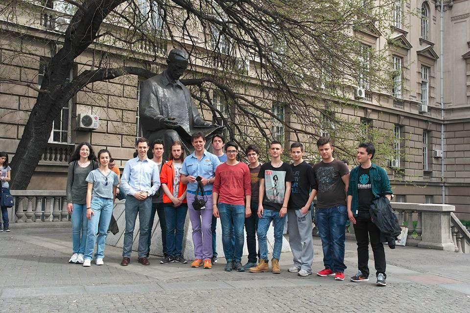 σελ. 19 Βελτιώσεις - παρατηρήσεις Με χρήση δυνατότερων κινητήρων θα μπορούσε να αποτελέσει έναν αξιόπιστο CNC τόρνο μεγάλου μεγέθους, με δυνατότητα χάραξης σε ξύλο, σίδερο κλπ με πολλά πλεονεκτήματα